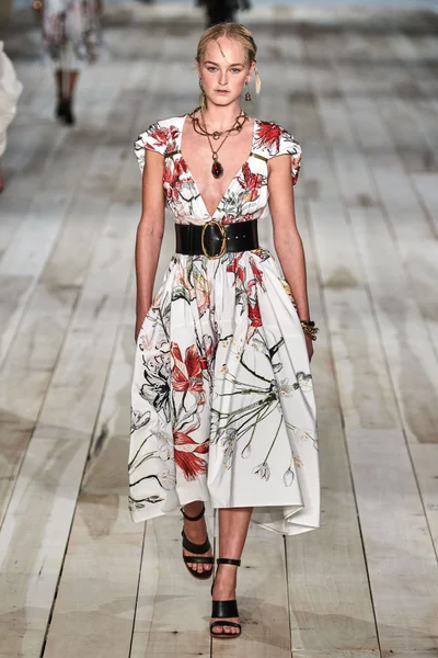 Look 30